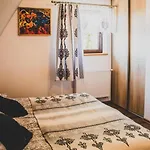 I Na Wyskowkach Jacuzzi & Sauna Шале *